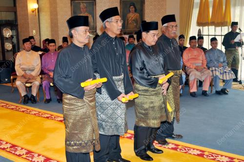 SG04_21022013_SULTAN_HAKIM