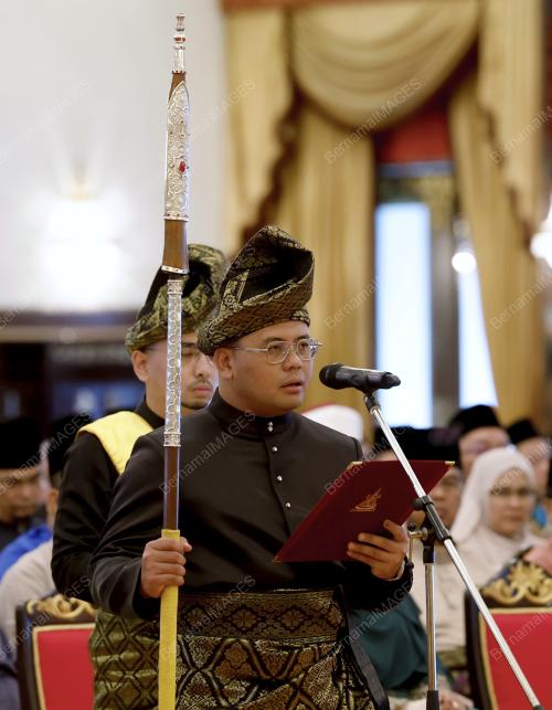 DATUK SERI AMIRUDIN SHARI