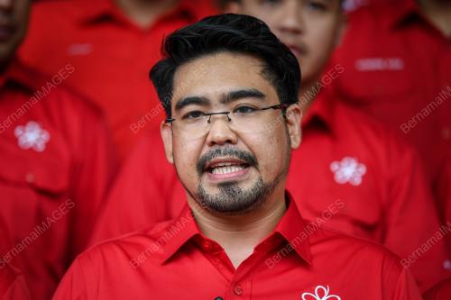 AKMAL ZAHIN ZAINAL ZAHIR