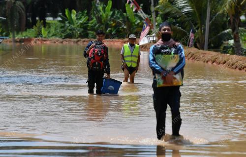 BANJIR KILAT