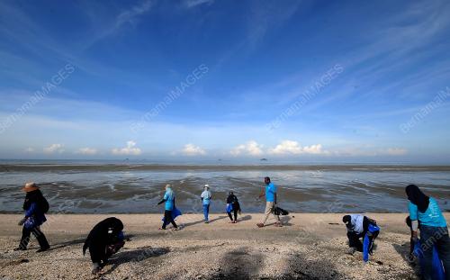 PROGRAM PEMBERSIHAN PANTAI