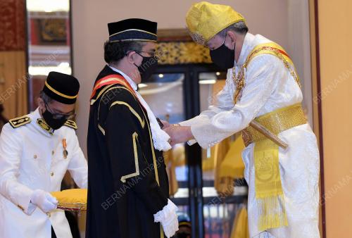 ISTIADAT PENGANUGERAHAN DARJAH KEBESARAN