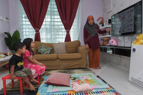 AKTIVITI DI RUMAH - PERINTAH KAWALAN PERGERAKAN