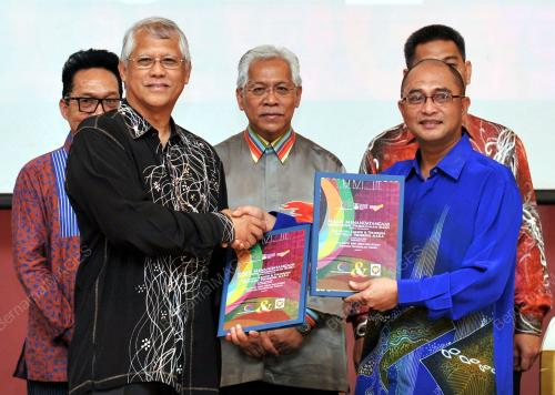 SG04_22092016_UITM