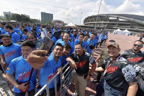 DATUK SERI AMIRUDIN SHARI