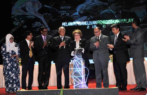 SG04_25042017_UITM_BN197001011370