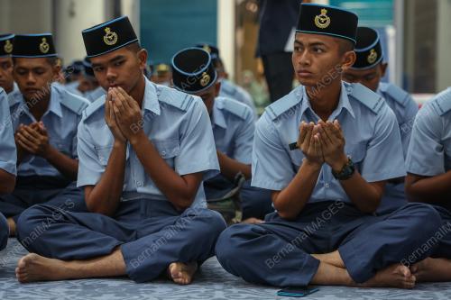 ALLAHYARHAMAH SARJAN FARIDAH