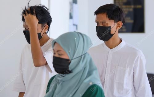 SEBUTAN KES DUA REMAJA KHIANAT API