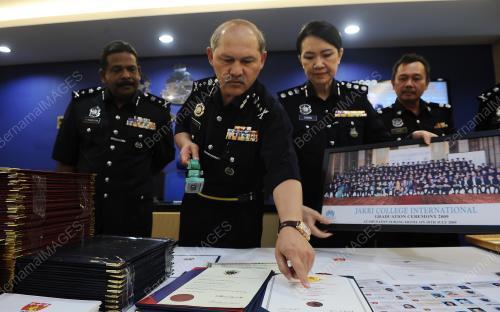 SG04_26072012_PC_POLIS