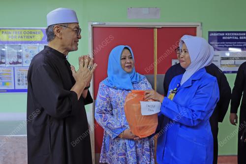 DATUK DR. DZULKEFLY AHMAD