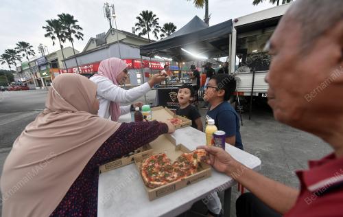 USAHAWAN PIZA KETUHAR BATA