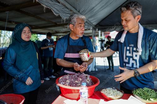 DATUK TENGKU AHMAD BADLI SHAH RAJA HUSSIN