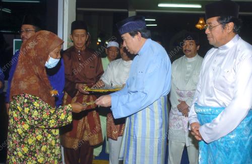 SULTAN SHARAFUDDIN IDRIS SHAH