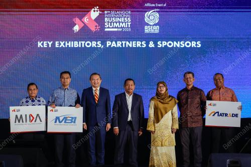 DATUK DR AHMAD FADZLI AHMAD TAJUDDIN