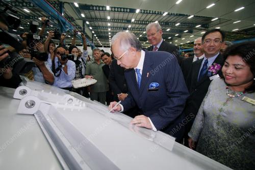 NAJIB TUN RAZAK