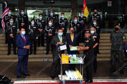 PENYERAHAN PEE, JET SKI DAN MOTOSIKAL ENDURANCE