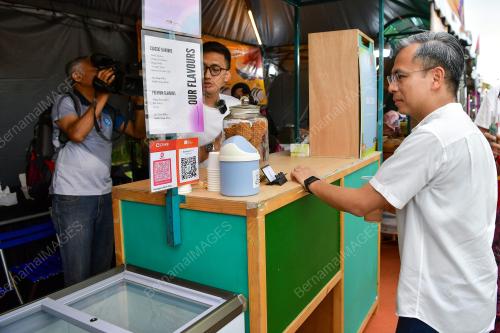 FAHMI FADZIL