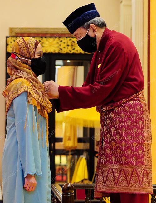 SULTAN SELANGOR SULTAN SHARAFUDDIN IDRIS SHAH