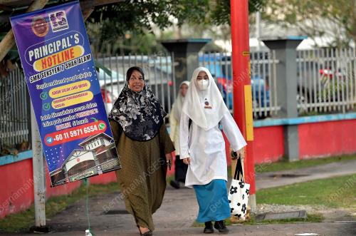 HARI PERTAMA SPM 2023