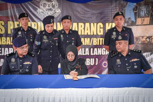 PELUPUSAN BARANG KES IPD KUALA LANGAT