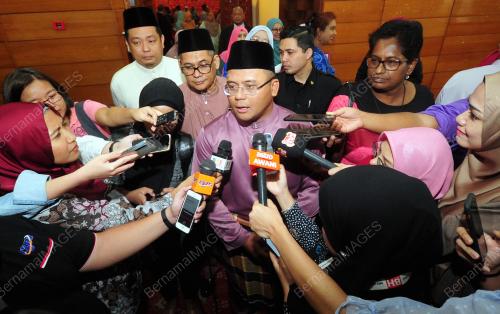 AMIRUDIN SHARI