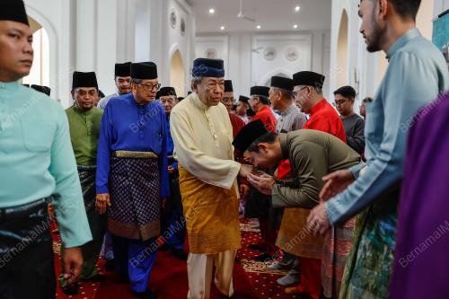 SULTAN SHARAFUDDIN IDRIS SHAH