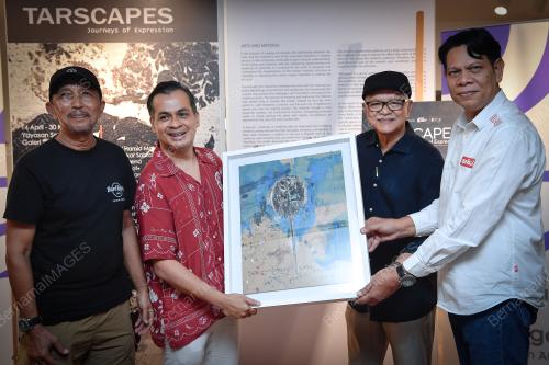 NIK MOHD FAHMEE