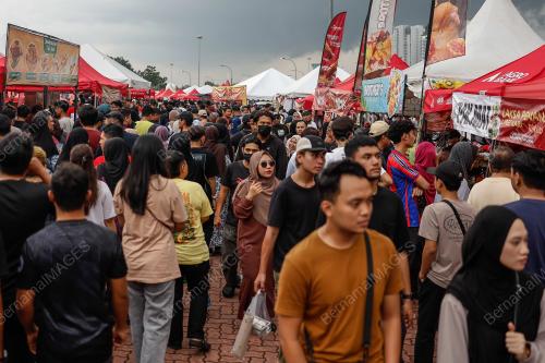 BAZAR RAMADAN STADIUM SHAH ALAM