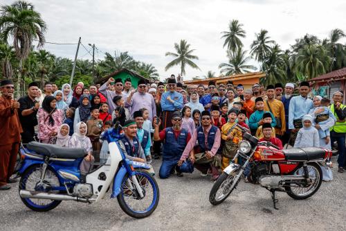 DATUK SERI DR DZULKEFLY AHMAD