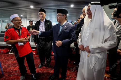 DATUK DR MOHD NA'IM MOKHTAR