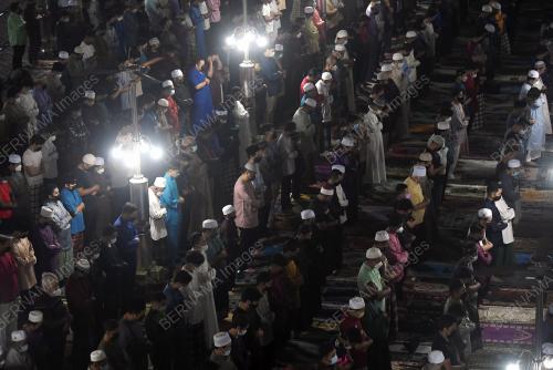 TINJAUAN HARI PETAMA SOLAT TARAWIH