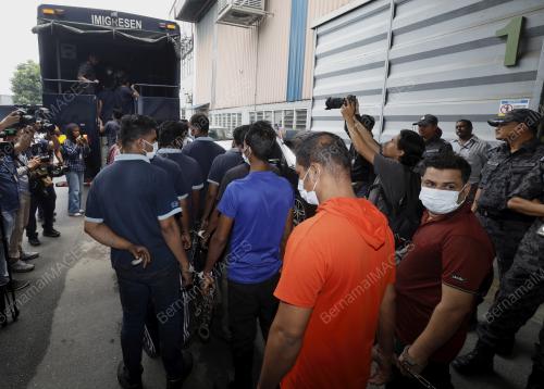 JABATAN IMIGRESEN MALAYSIA