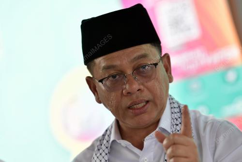 DATUK DR MOHD NA'IM MOKHTAR