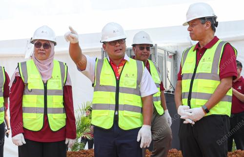DATUK SERI AMIRUDIN SHARI