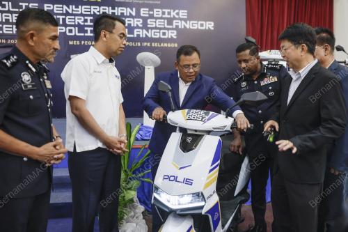 DATUK SERI AMIRUDIN SHARI