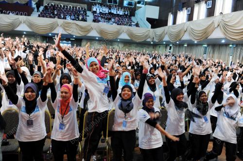 DATUK SERI HISHAMMUDDIN TUN HUSSEIN