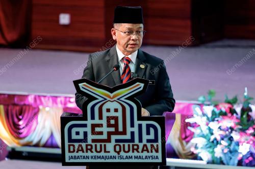 DATUK DR MOHD NA'IM MOKHTAR