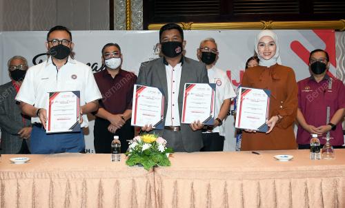 TAN SRI NOH OMAR