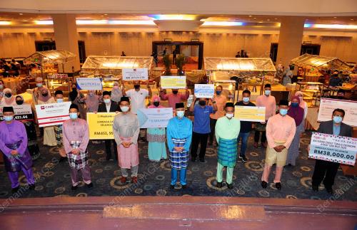 MAJLIS IFTAAR DAN PENYERAHAN ZAKAT PERNIAGAAN