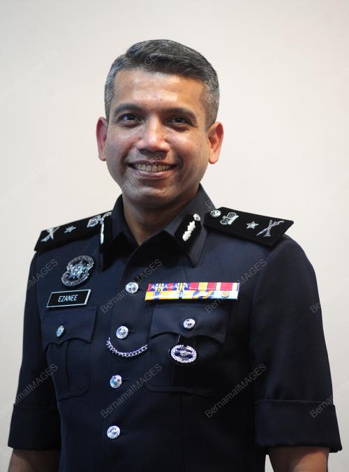 NIK EZANEE MOHD FAISAL
