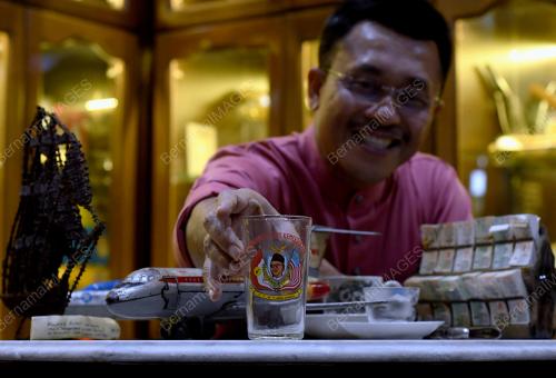 SEMAI CINTAKAN NEGARA MELALUI BARANG ANTIK