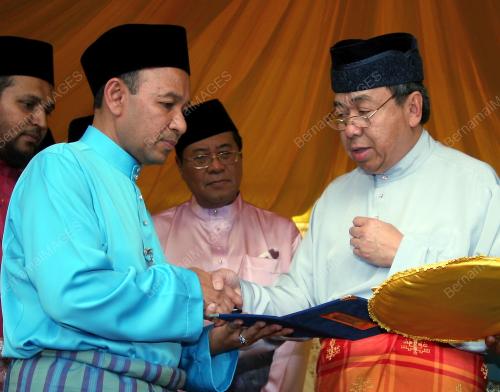 SULTAN SHARAFUDDIN IDRIS SHAH