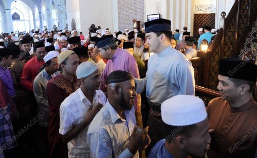 SG05_05102014_SULTAN_SOLAT