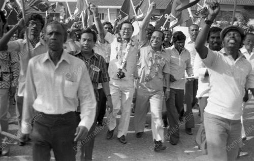 HARI PENAMAAN CALON