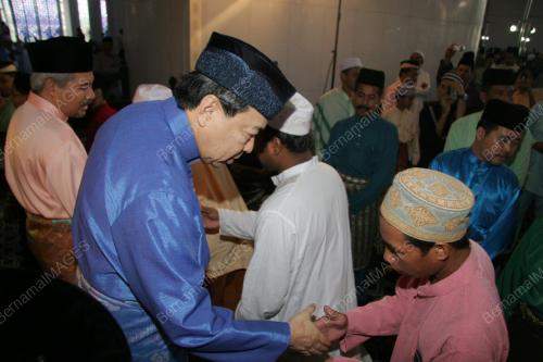 SULTAN SHARAFUDIN IDRIS SHAH
