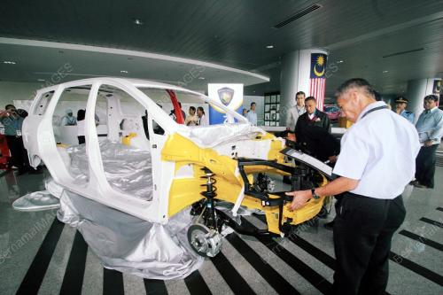 KERETA SERBA GUNA PROTON (MPV)