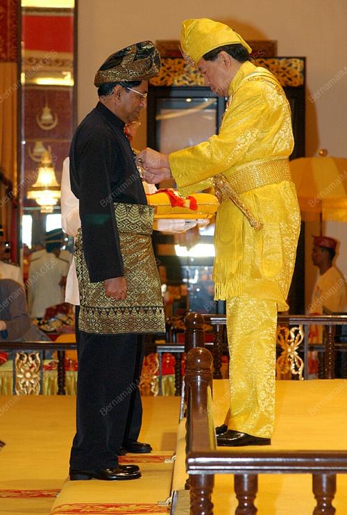 SULTAN SHARAFUDDIN