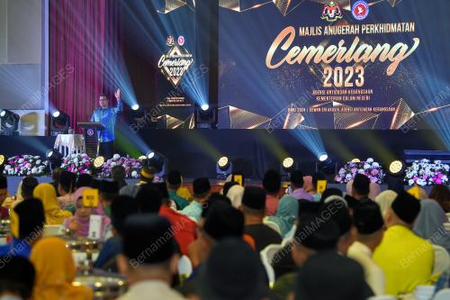 DATUK SERI SAIFUDDIN NASUTION ISMAIL