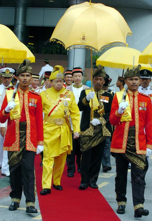 SULTAN SHARAFUDDIN IDRIS SHAH