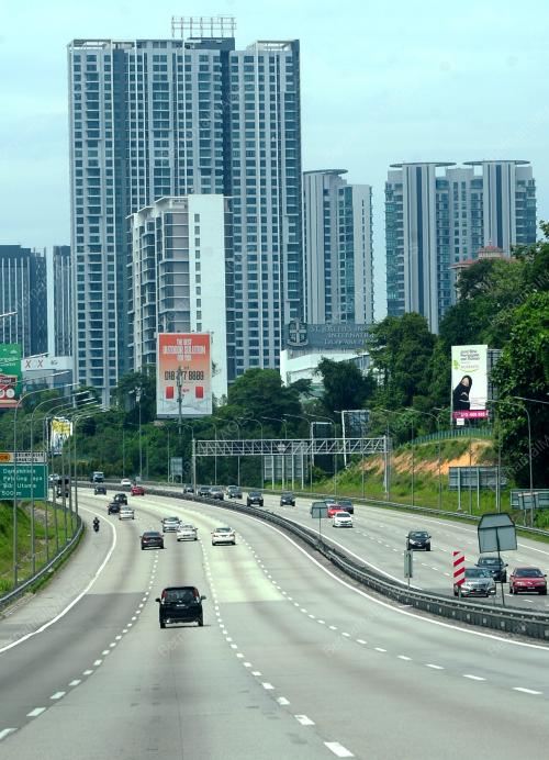 TINJAUAN ALIRAN TRAFIK PERGERAKAN RENTAS NEGERI